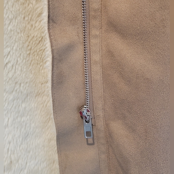 Coat - Picture 8 of 9